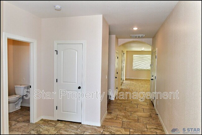 Building Photo - 2840 Tierra De Moyo Pl