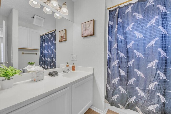 Building Photo - 1507 Hollow Tree Blvd