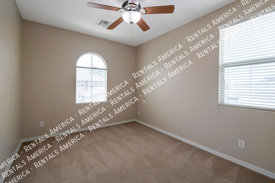 Building Photo - 267 E Kaibab Dr