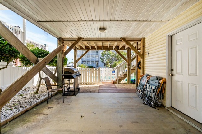 Building Photo - Pier View Paradise-Seasonal Beach House 11...