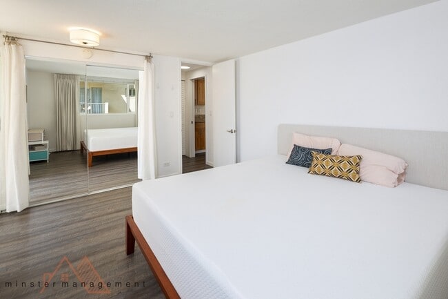 Building Photo - 440 Lewers St