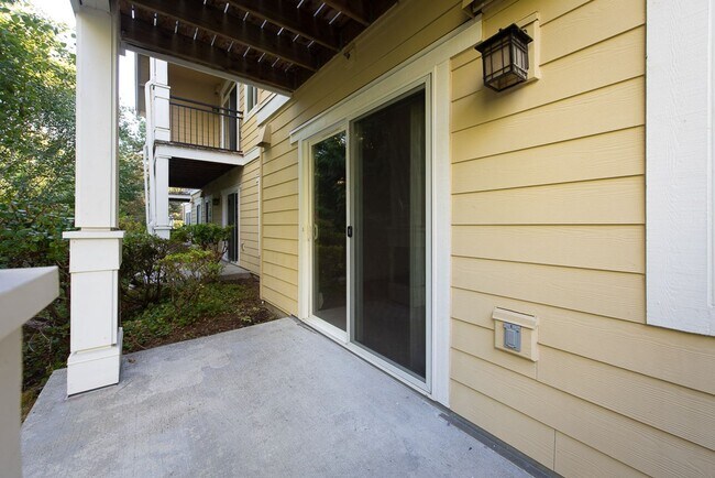 Building Photo - Fabulous Lakemont 2 Bed Condo for Lease!