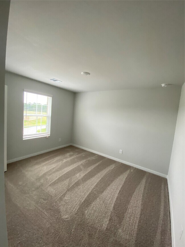 Building Photo - 122 Alset Dr