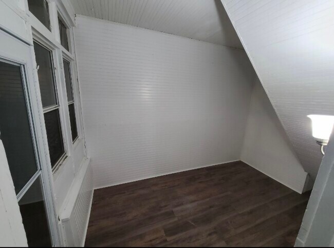 Building Photo - 651 Garson Ave