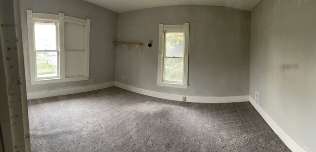 Building Photo - 916 3rd St SW