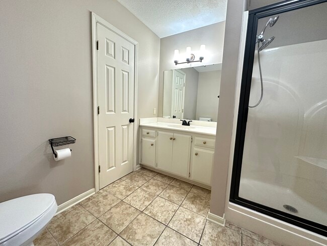 Building Photo - 304 S French Quarter Dr