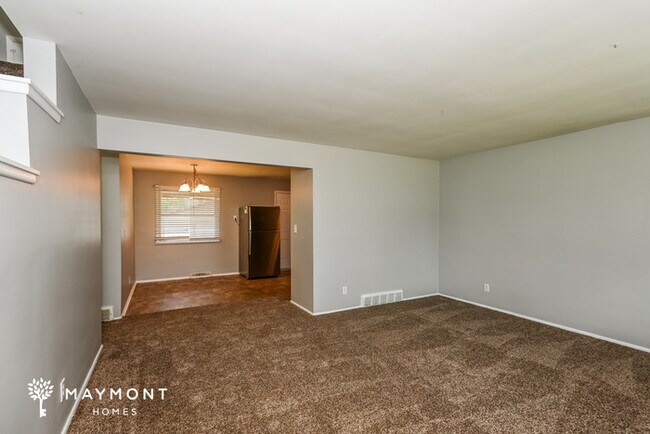 Building Photo - 9238 Orangewood Dr
