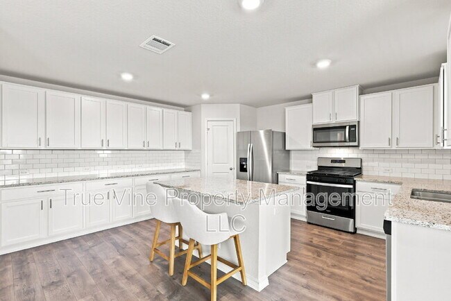 Building Photo - 913 Rolling River