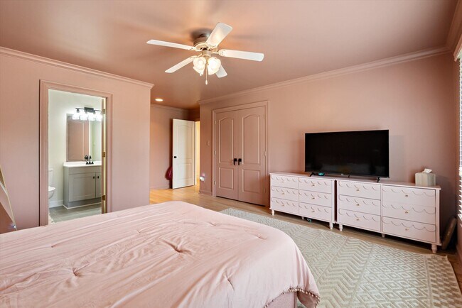 Building Photo - 9376 Forest Wind Cove