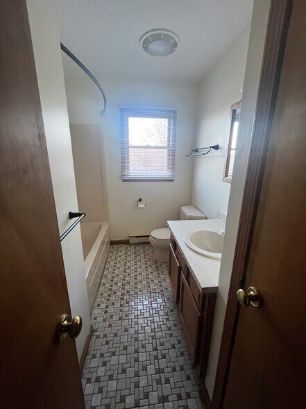 Bath - 36 Merrimac St