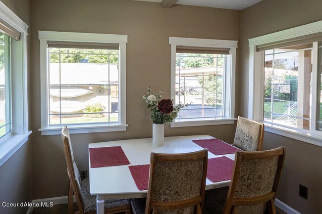 Building Photo - 723 N Government Way