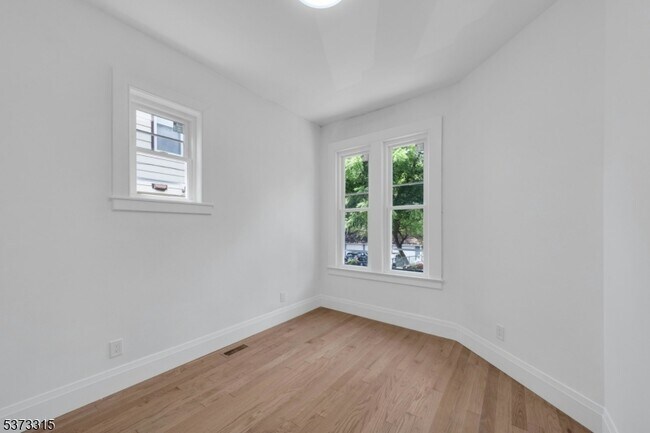 Building Photo - 78 Grove St