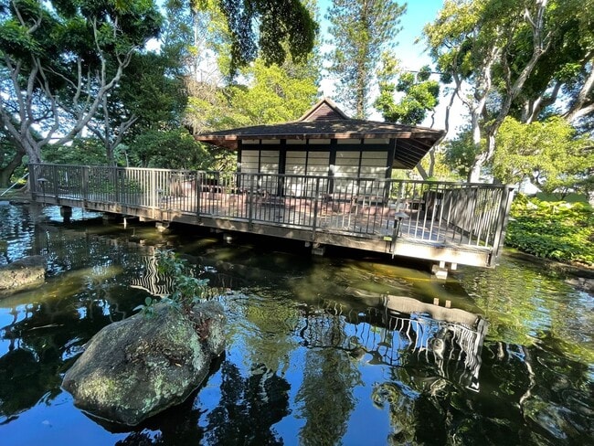 Building Photo - Queen Emma Gardens! Prince Tower! 1st floor Studio unit available now!