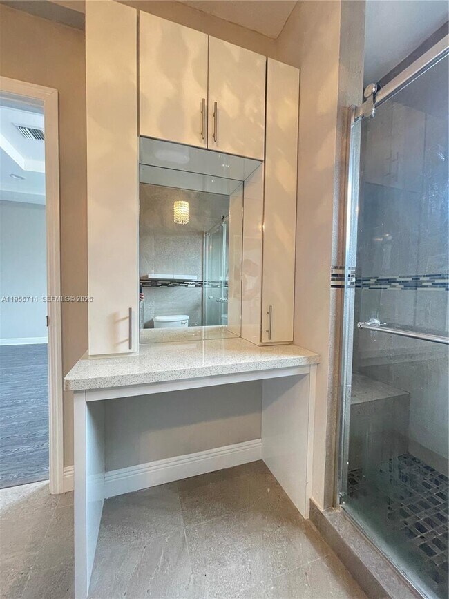 Building Photo - 6524 Hidden Cove Dr