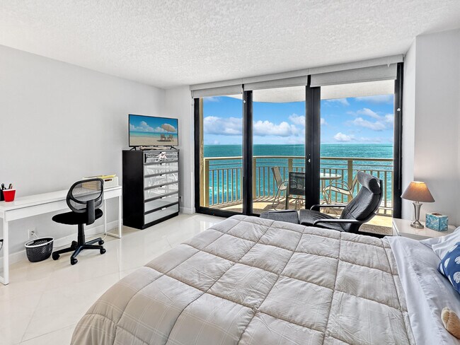 Building Photo - 3000 N Ocean Dr