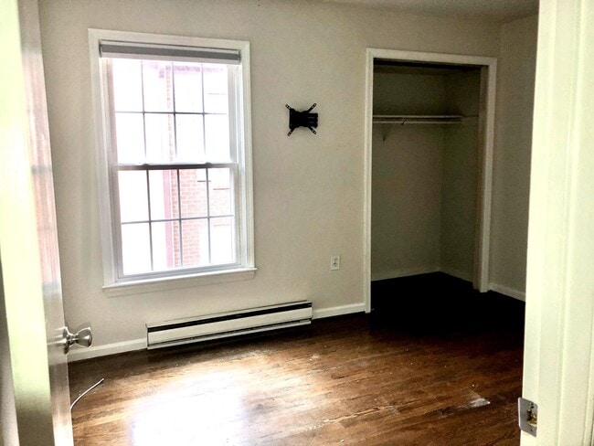 Building Photo - 900 24th St NW