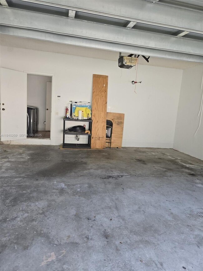 Building Photo - 4361 Dogwood Cir