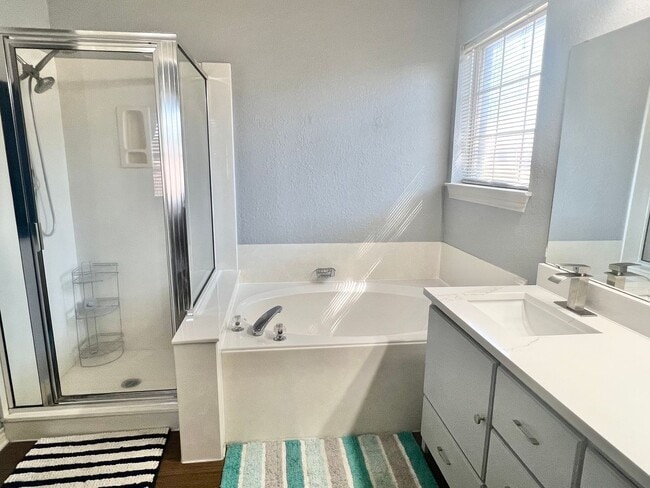 Building Photo - NEW IN MANAGEMENT - AVAILABLE NOW