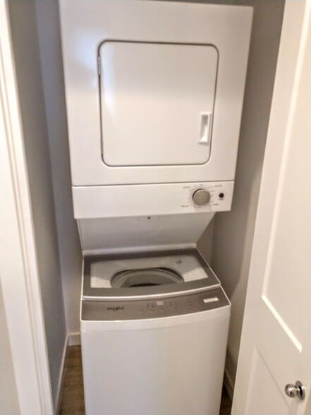 Building Photo - 1906 SE Tacoma St