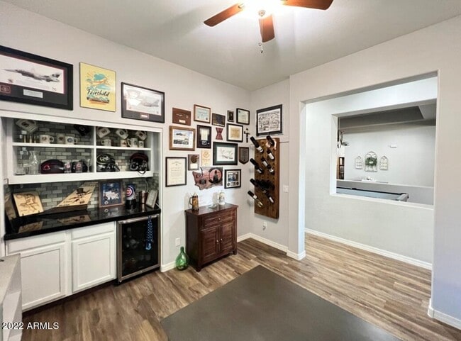 Building Photo - 19350 W Oregon Ave