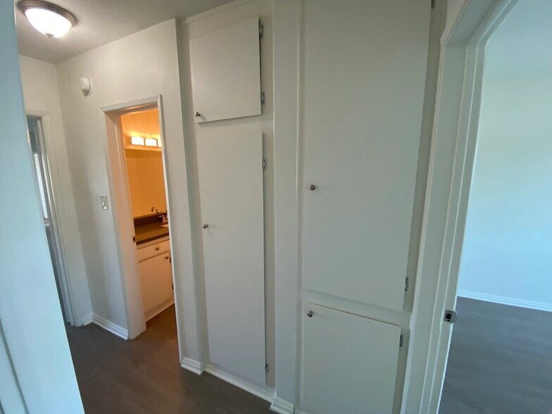 Building Photo - 5307 Sepulveda Blvd