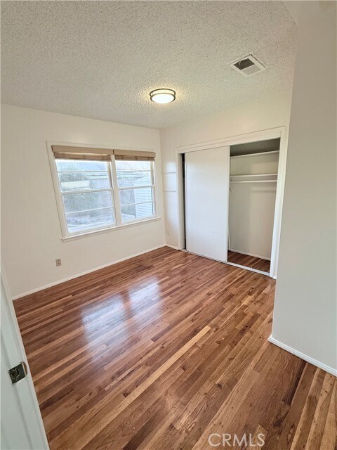 Building Photo - 10731 Freer Ave