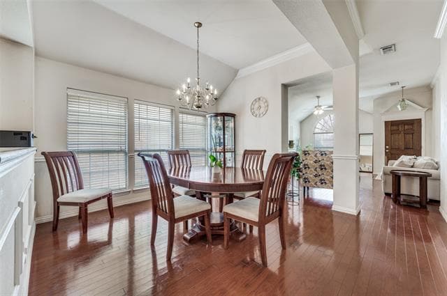 Building Photo - 402 Horse Shoe Dr