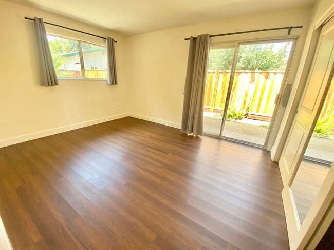 Building Photo - Charming 3 Bed 1 Bath Single Story Home