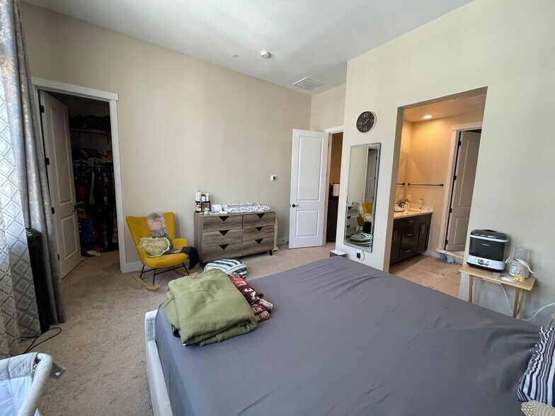 Building Photo - 37333 Suncrest St