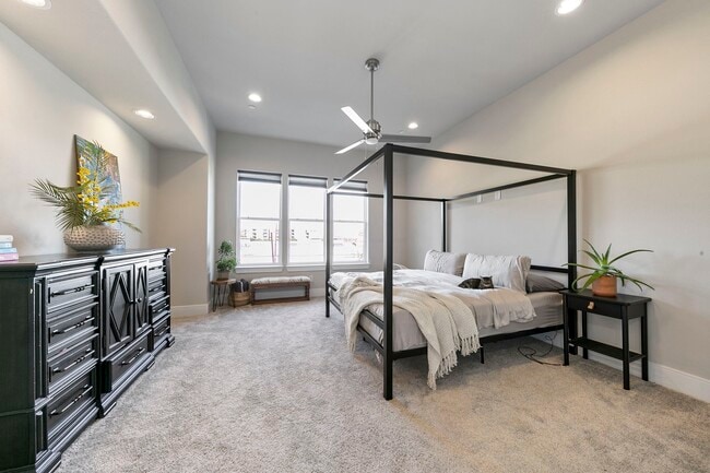 Building Photo - 2412 Canal St