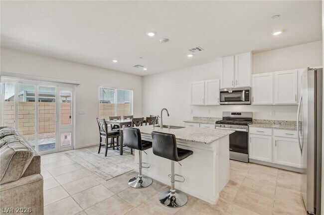 Building Photo - 498 Canary Song Dr