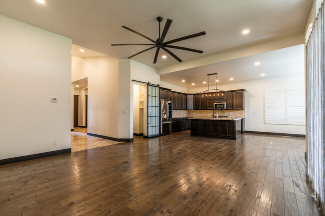 Building Photo - 2094 Two Wood Dr