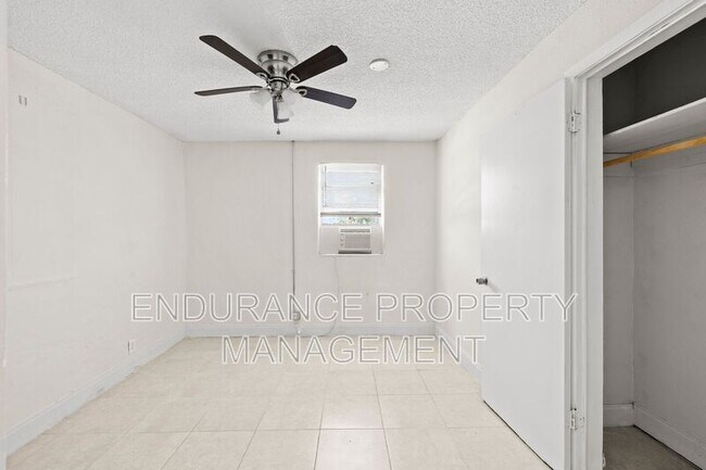 Building Photo - 1125 W 28th St