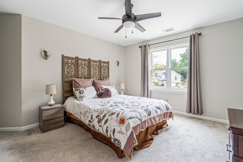 Building Photo - 4548 High Rock Terrace