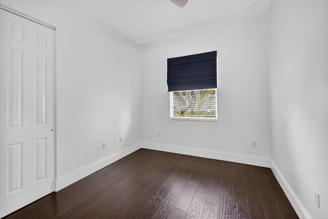 Building Photo - 6072 NW 116th Dr