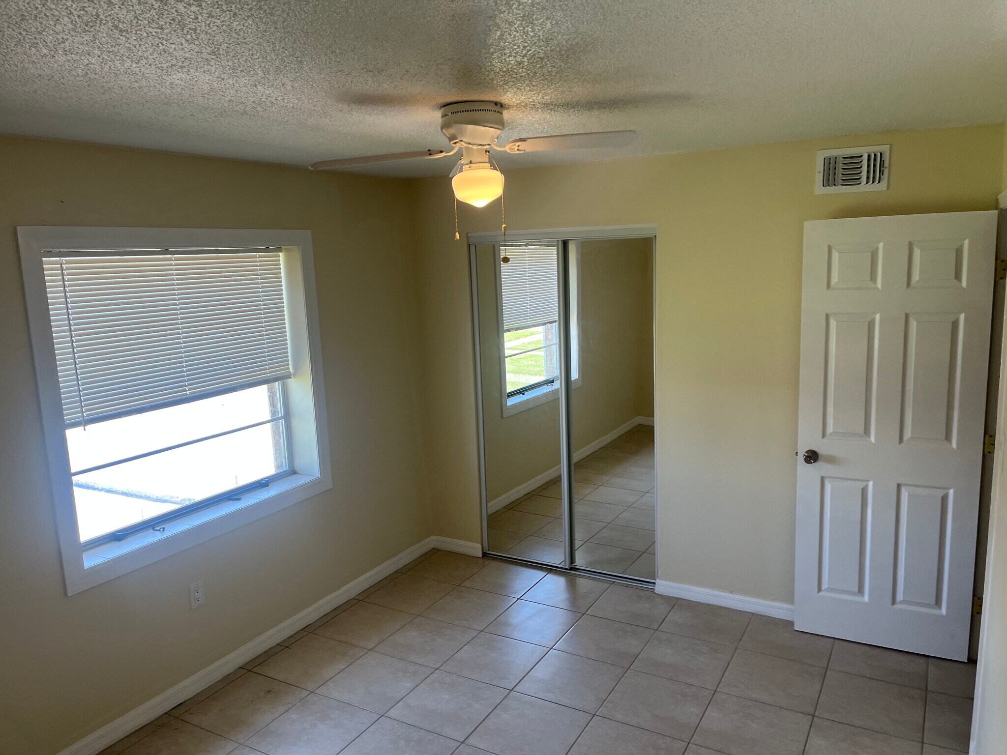 Bedroom - 190 E Olmstead Dr
