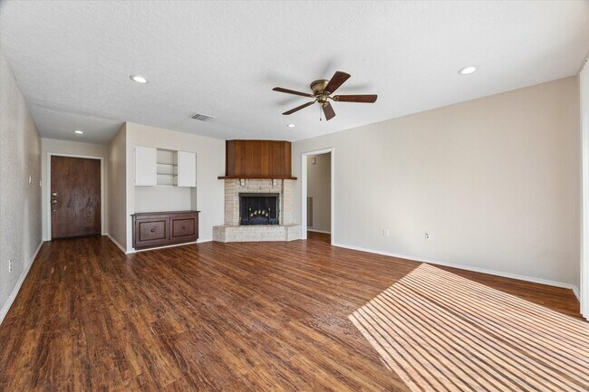 Building Photo - 17134 Barcelona Dr