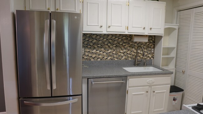 Building Photo - 710 Park Ridge Cir
