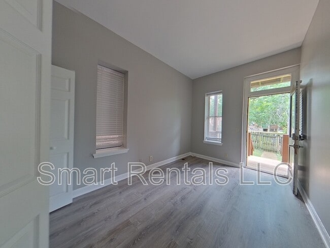 Building Photo - 3914 Shenandoah Ave