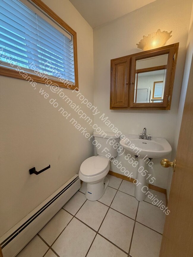 Building Photo - Pet Friendly - 3 Bed 2.5 Bath Charming Home in the Heart of Dacono with Small-Town Appeal