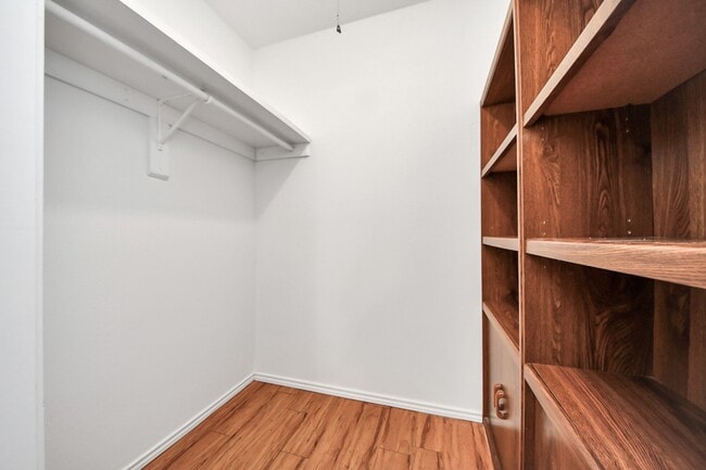 Building Photo - 17003 Amidon Dr