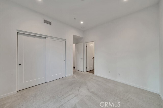 Building Photo - 120 Schick