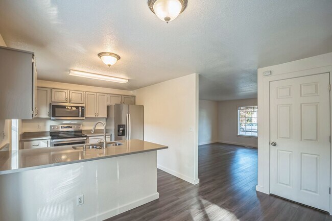 Building Photo - 3114 SE Tumblestone Dr