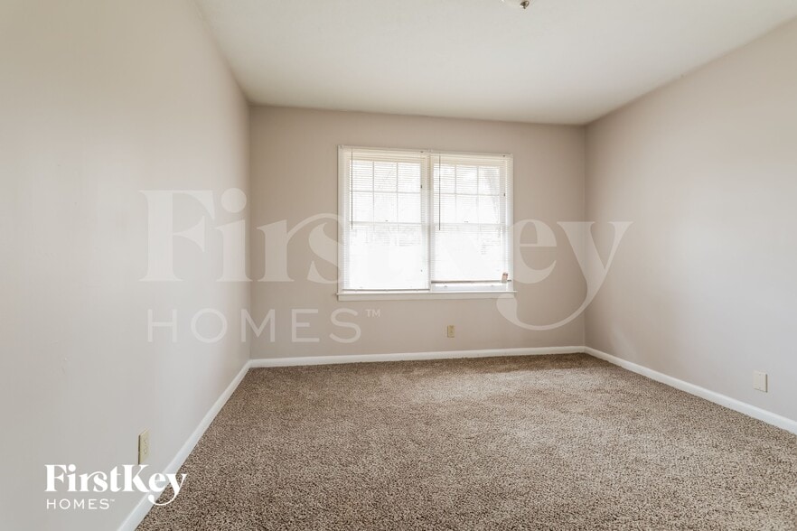 Building Photo - 1314 White Oak Ct SE