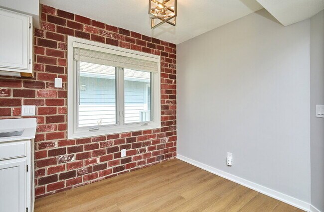 Building Photo - 5220 Boulder Dr