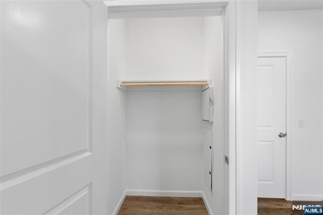 Building Photo - 51 E Main St