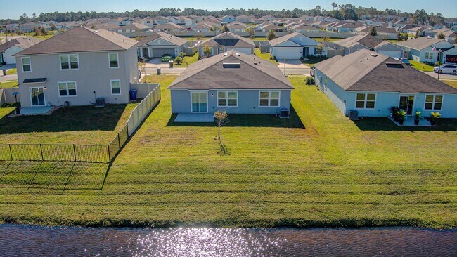 Building Photo - MOVE-IN READY 3/2 IN ENTRADA!