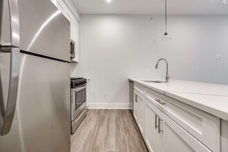 Building Photo - 658 Grand St