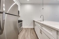 Building Photo - 658 Grand St