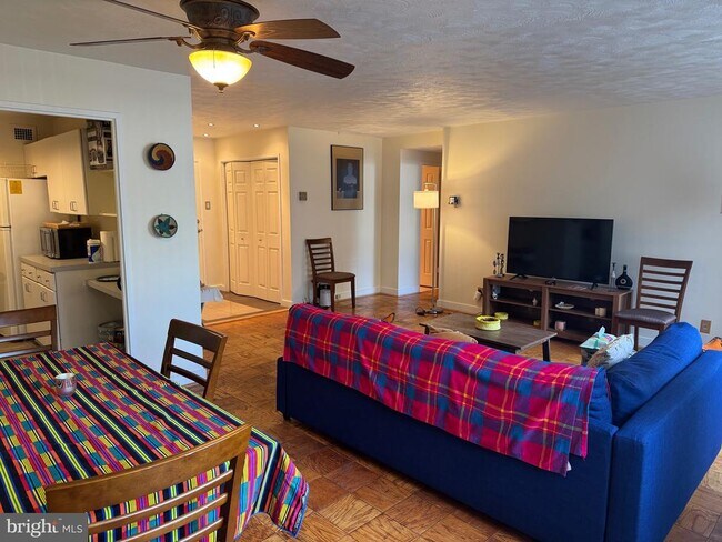 Building Photo - 1900 Lyttonsville Rd